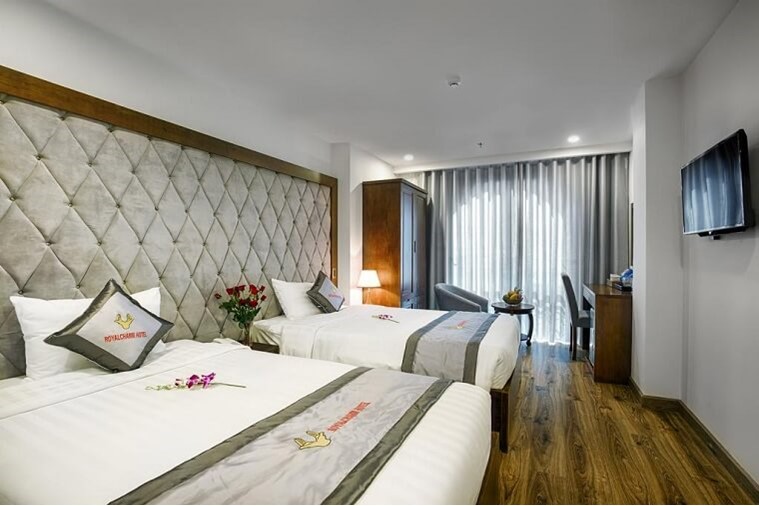 Phòng Superior Twin with balcony, city view